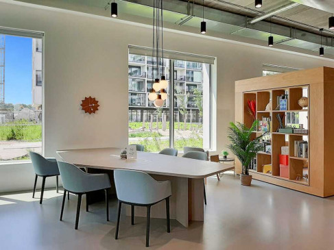 Office: Michel De Braeystraat 52, Antwerp, 2000