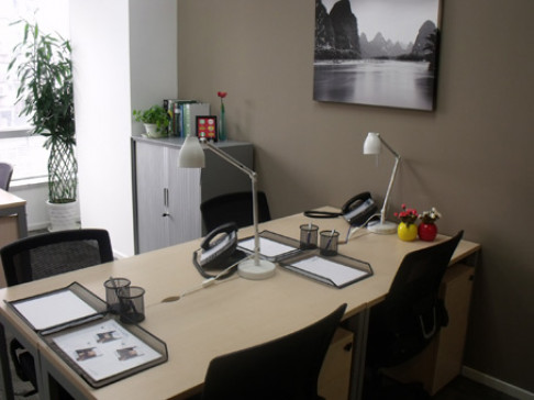 Office: Life, 18 F, Life Tower, Ningbo, 315010