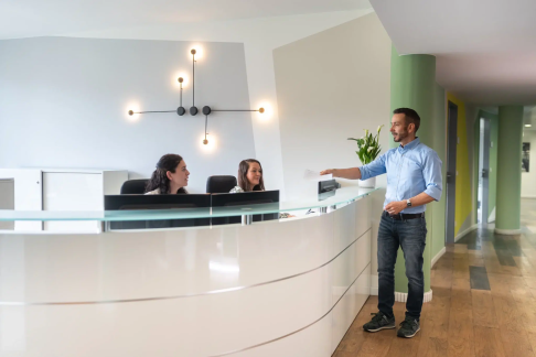Office: Leipziger Pl. 15, Berlin, 10117