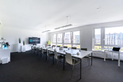 Office: Leipziger Pl. 15, Berlin, 10117