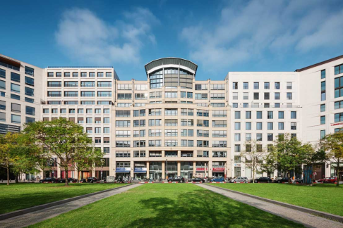 Office: Leipziger Pl. 15, Berlin, 10117