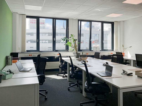 Office: Karl-Marx-Strasse 1, Frankfurt an der Oder, 15230