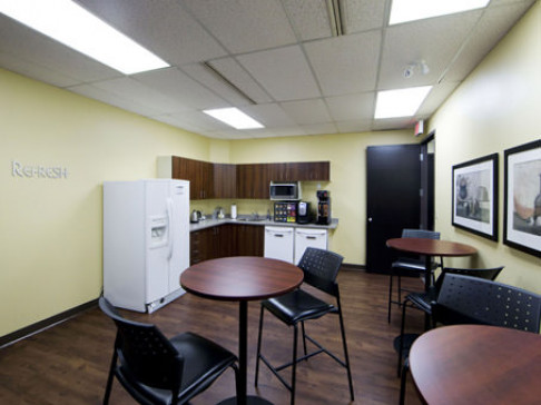 Office: Ontario, North Service Road, Burlington, L7L 6A3