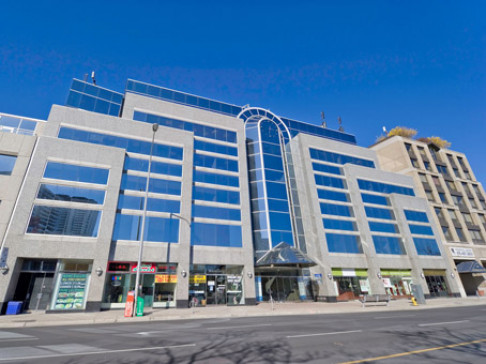 Office: Ontario, Davisville Centre, Commercial Building, Toronto, M4S 3E2