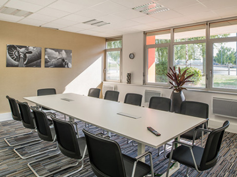 Office: tech, tech zone, Building 516, Orly, 94390