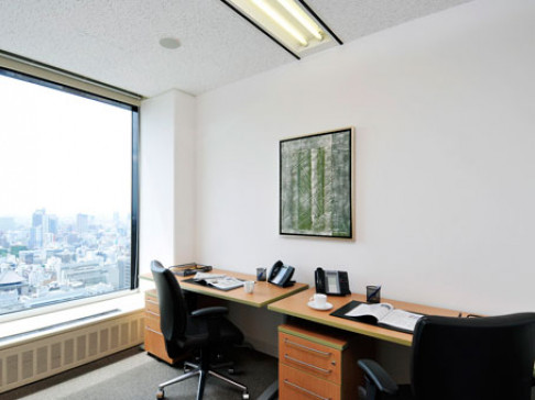 Office: Kokusai, 31/F Kokusai Building, Osaka, 541-0052