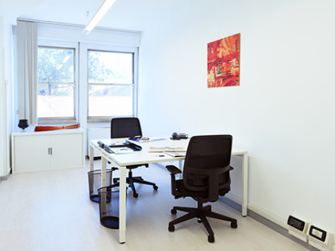 Office: City Center, Via Savonarola 217, Padova, 35137
