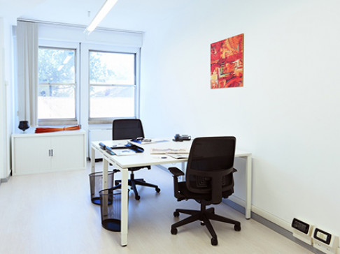 Office: City Center, Via Savonarola 217, Padova, 35137