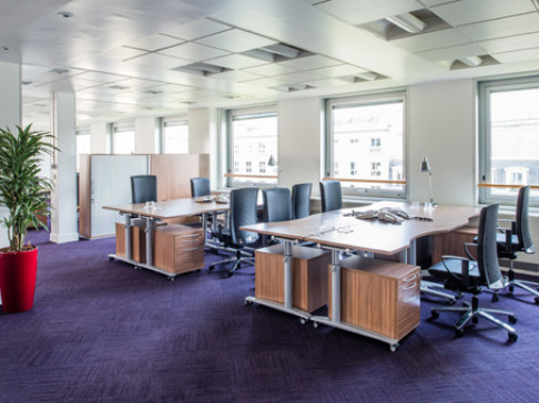 Office: Arc de Triomphe, 54/56 avenue Hoche, Paris, 75008