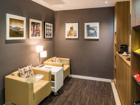 Office: Faubourg St Honor, rue du Faubourg, Paris, 75008