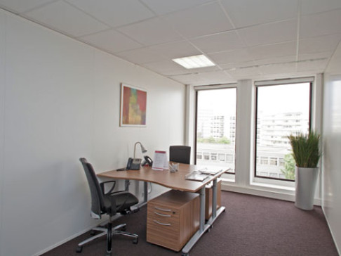 Office: Gare de Lyon, 37-39 Avenue Ledru Rollin, Paris, 75570