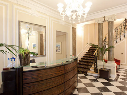 Office: George V, 27/29 rue Bassano, Paris, 75008