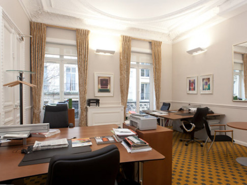 Office: George V, 27/29 rue Bassano, Paris, 75008