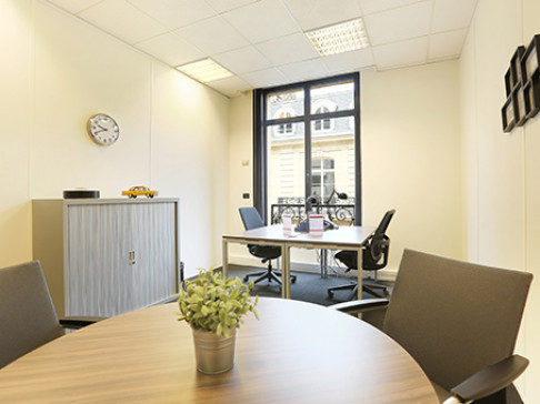 Office: Iena, rue de l'Amiral Hamelin, Paris, 75016