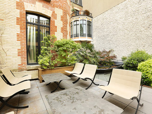 Office: Iena, rue de l'Amiral Hamelin, Paris, 75016