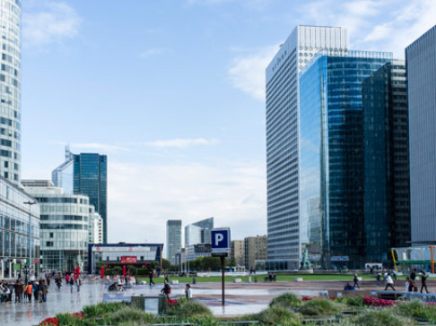 Office: Paris La D&eacute;fense Tour Ariane Centre, Place de la Pyramide, Paris, 92088
