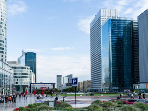 Office: Paris La Défense Tour Ariane Centre, Place de la Pyramide, Paris, 92088