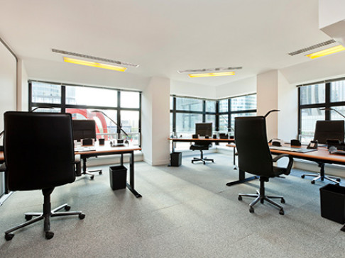 Office: La Défense Parvis, 4 Place de la Défense Paris La Défense 94974