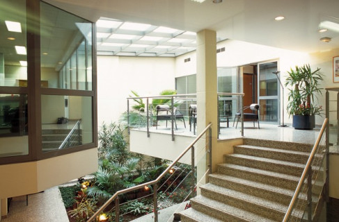 Office: Levallois, Rue Jean Jaur, Paris, 92300