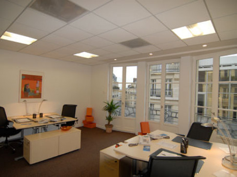 Office: Montparnasse, 140 bis, rue de Rennes, Paris, 75006