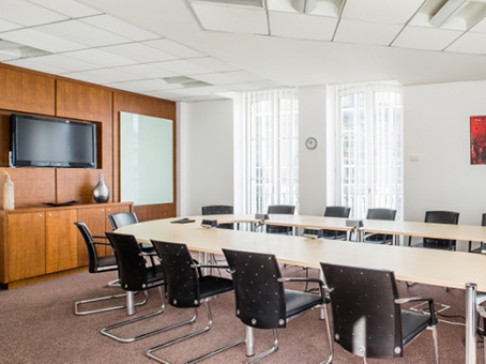 Office: Montparnasse, 140 bis, rue de Rennes, Paris, 75006