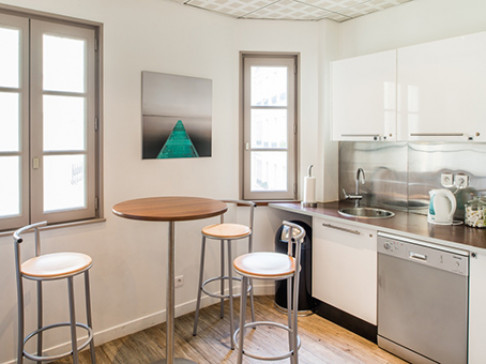 Office: Montparnasse, 140 bis, rue de Rennes, Paris, 75006