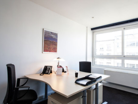 Office: Neuilly Fontaine, 171 bis, avenue Charles de Gaulle, Paris, 92200