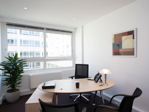 Office: Neuilly Fontaine, 171 bis, avenue Charles de Gaulle, Paris, 92200