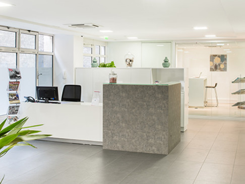 Office: R, 3B Rue Taylor, Paris, 75481 PARIS CEDEX 10
