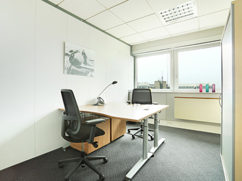 Office: Le Dome, 1 Rue de la Haye, Roissy, 93290