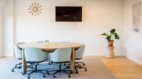 Office: Saint Lazare, 54 Rue de Londres, Paris, 75009