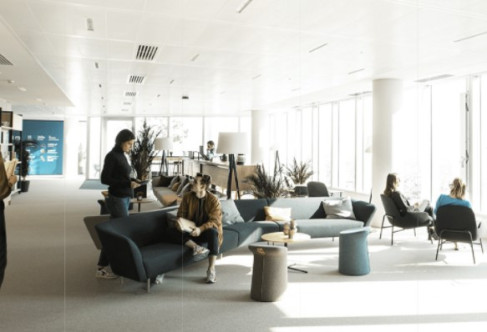 Office: Place de la D&eacute;fense, 1 bis Place de la D&eacute;fense, Puteaux, 92800