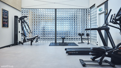 Office: Place Pont-Rouge, Esplanade de, Lancy, 1212