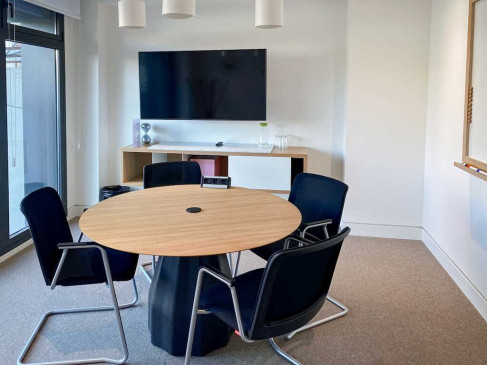 Office: V&iacute;a Augusta 123, Barcelona, 08006