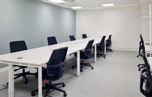 Office: V&iacute;a Augusta 123, Barcelona, 08006