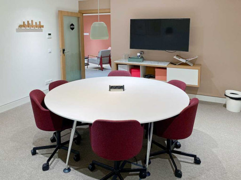 Office: V&iacute;a Augusta 123, Barcelona, 08006