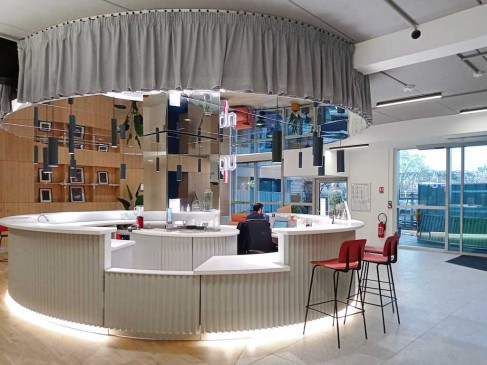 Office: 25 Boulevard Romain Rolland, Paris, 75014