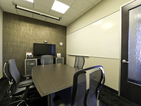 Office: Quebec, Pointe Claire - Airport, 6500 Trans Service Rd, Montreal, H9R 0A5