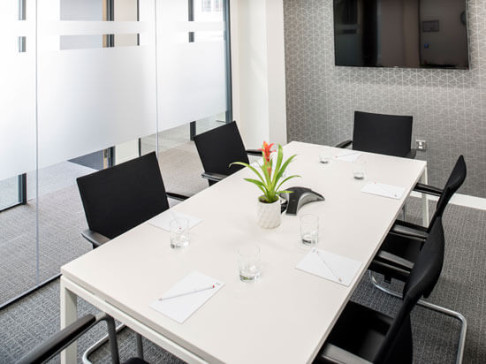 Office: RDB Boulevard, RBD Boulevard, Kolkata 700091