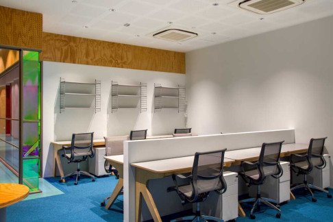 Office: Riva Tommaso Gulli 12, Trieste, 34123