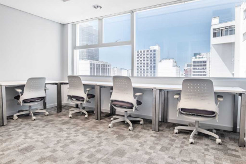 Office: Riva Tommaso Gulli 12, Trieste, 34123