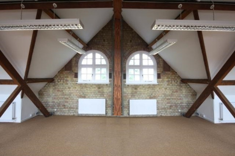 Office: Rosebery House Islington, Rosebary Avenue, London, EC1R 4RR
