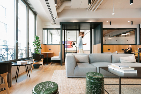 Office: Rue du Colisee, 40 Rue du Colisee, Paris, 75008