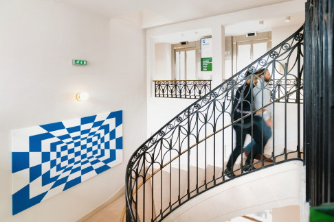 Office: Rue du Colisee, 40 Rue du Colisee, Paris, 75008