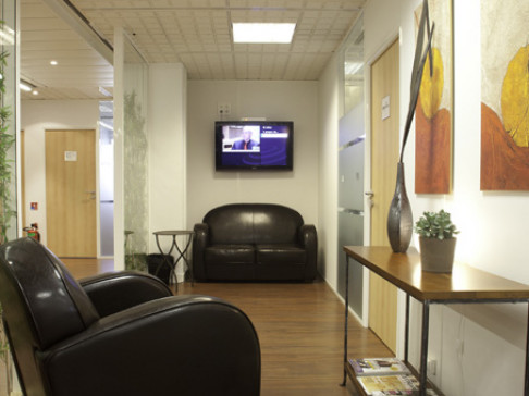 Office: Rueil-Malmaison, Tour Albert Ier, Paris, 92507