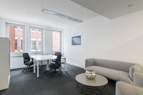 Office: Darmst&auml;dter Landstrasse 116, Frankfurt, 60598
