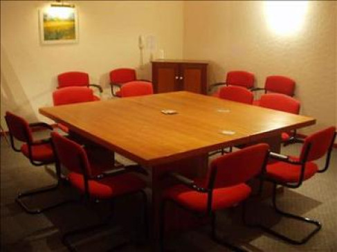 Office: Saddleworth Business Centre, Oldham, OL3