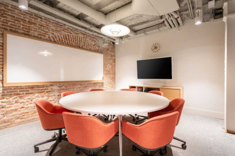 Office: Carrera de San Jer&oacute;nimo, 15, Madrid, 28014