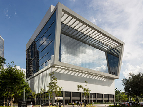 Office: JK Iguatemi, JK Complex, Tower B, Sao Paulo, 04533-08