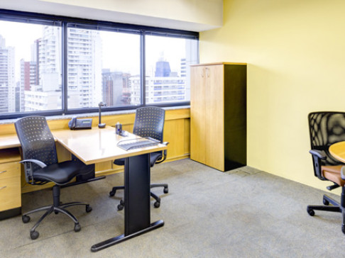 Office: Plaza Centenario, Av. das Na, Sao Paulo, 04578-000